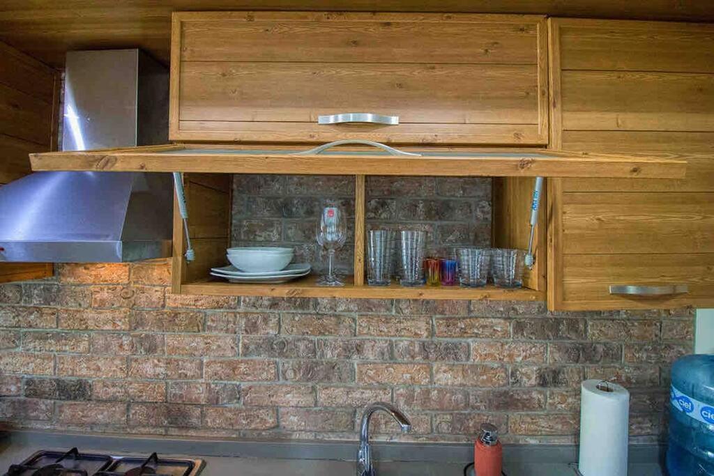 Apartamento 2 Bd Loft In Versalles, Walk To The Beach! *