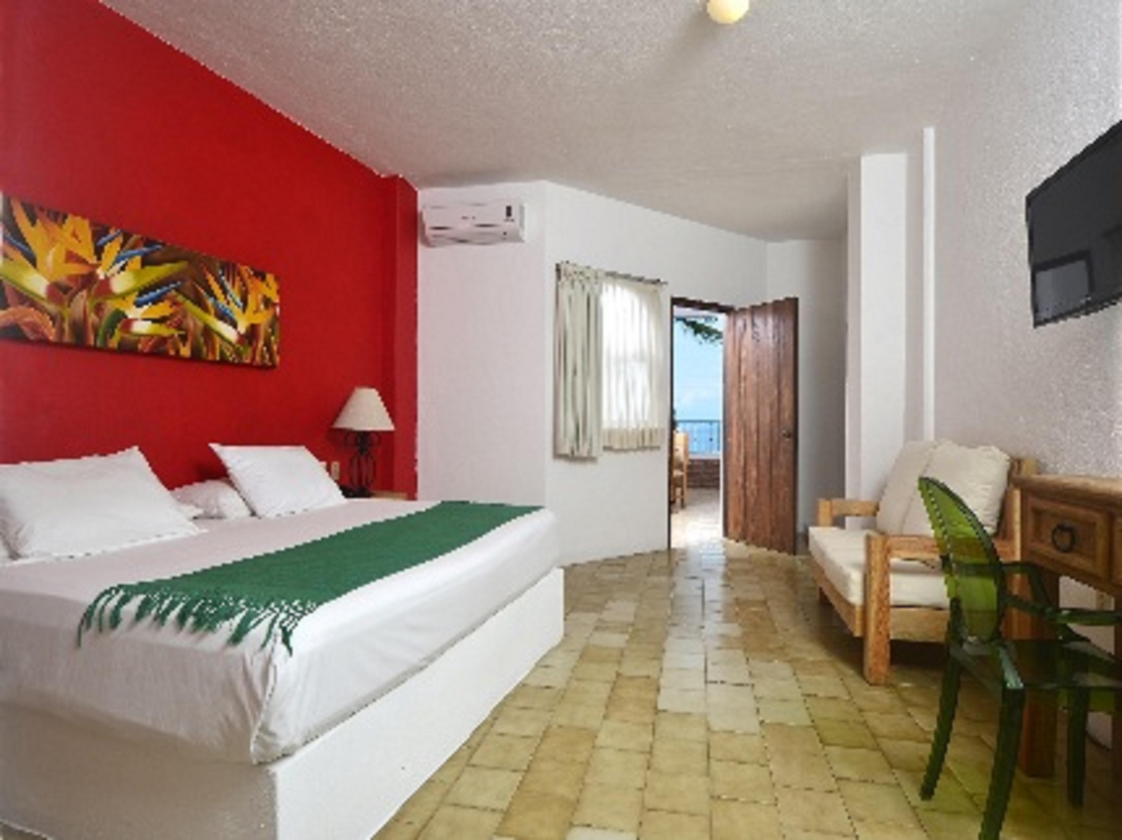 Hotel Emperador Vallarta Beachfront Hotel&suites 3*