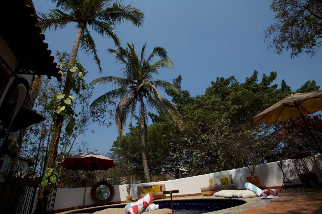 Bed & Breakfast La Del Sol - Pool & And Staff Puerto Vallarta