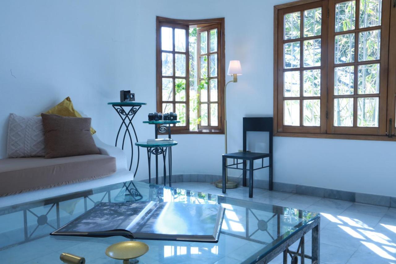 La Del Sol - Pool & And Staff Bed & Breakfast