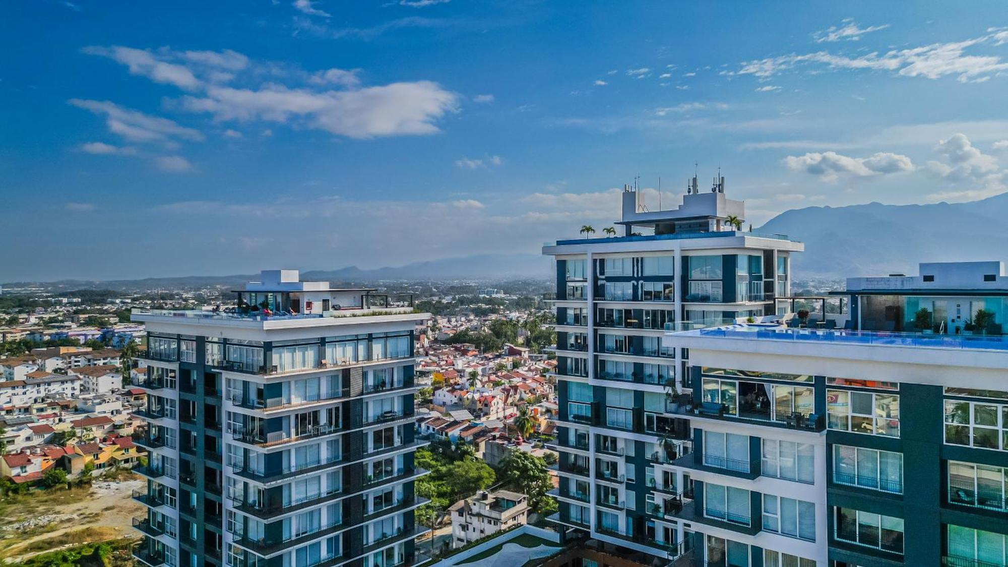 Endless Summer 1201 Zoho Skies Apartment *