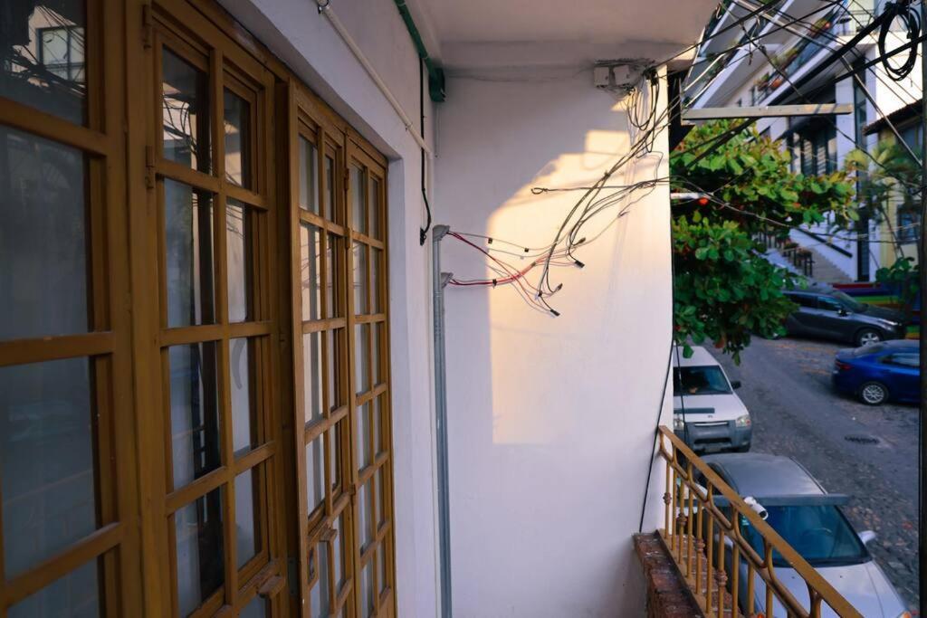 Balcony Grandiahouse Apartment *