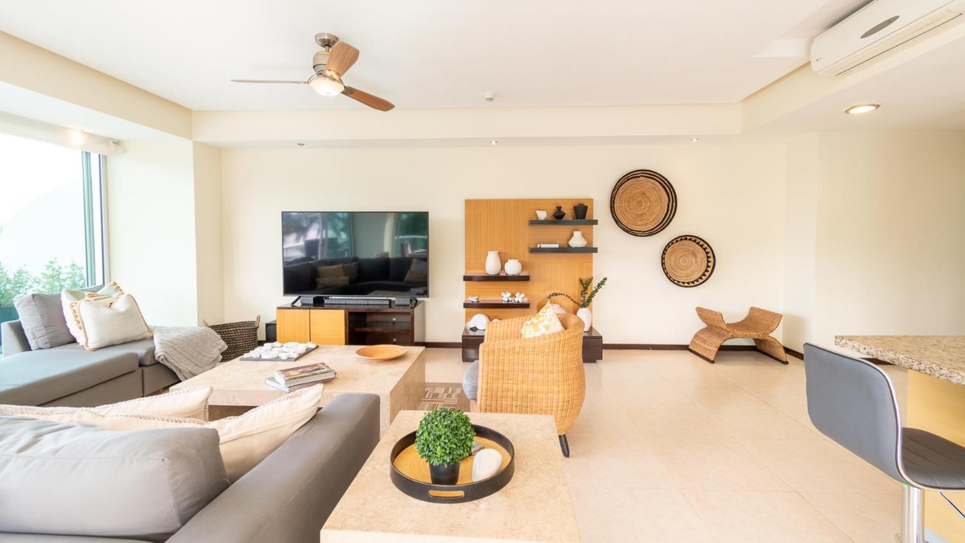 Peninsula T3 1a Luxurious Ocean View Getaway By Kivoya Apartment