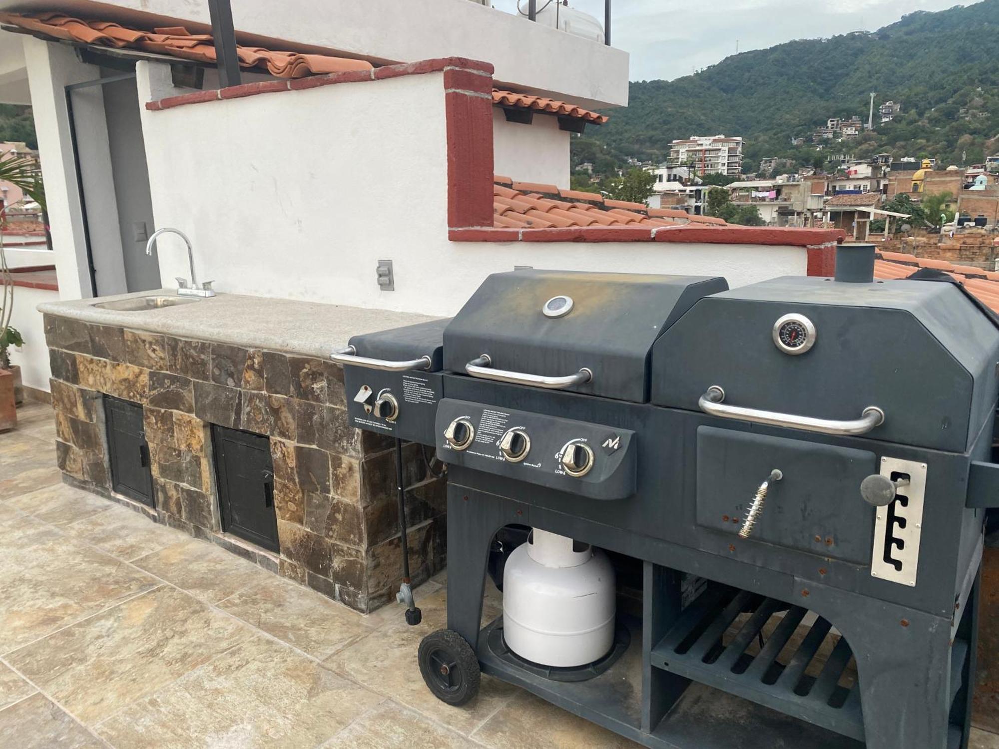 6 Blocks To Beach, Roof Terrace With Spa Tub & Bbq Apartamento *