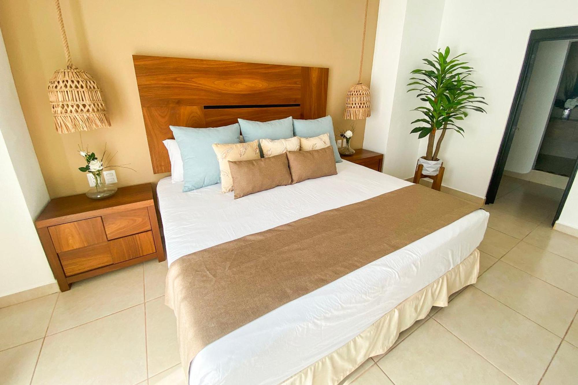 6 Blocks To Beach, Roof Terrace With Spa Tub & Bbq Apartamento