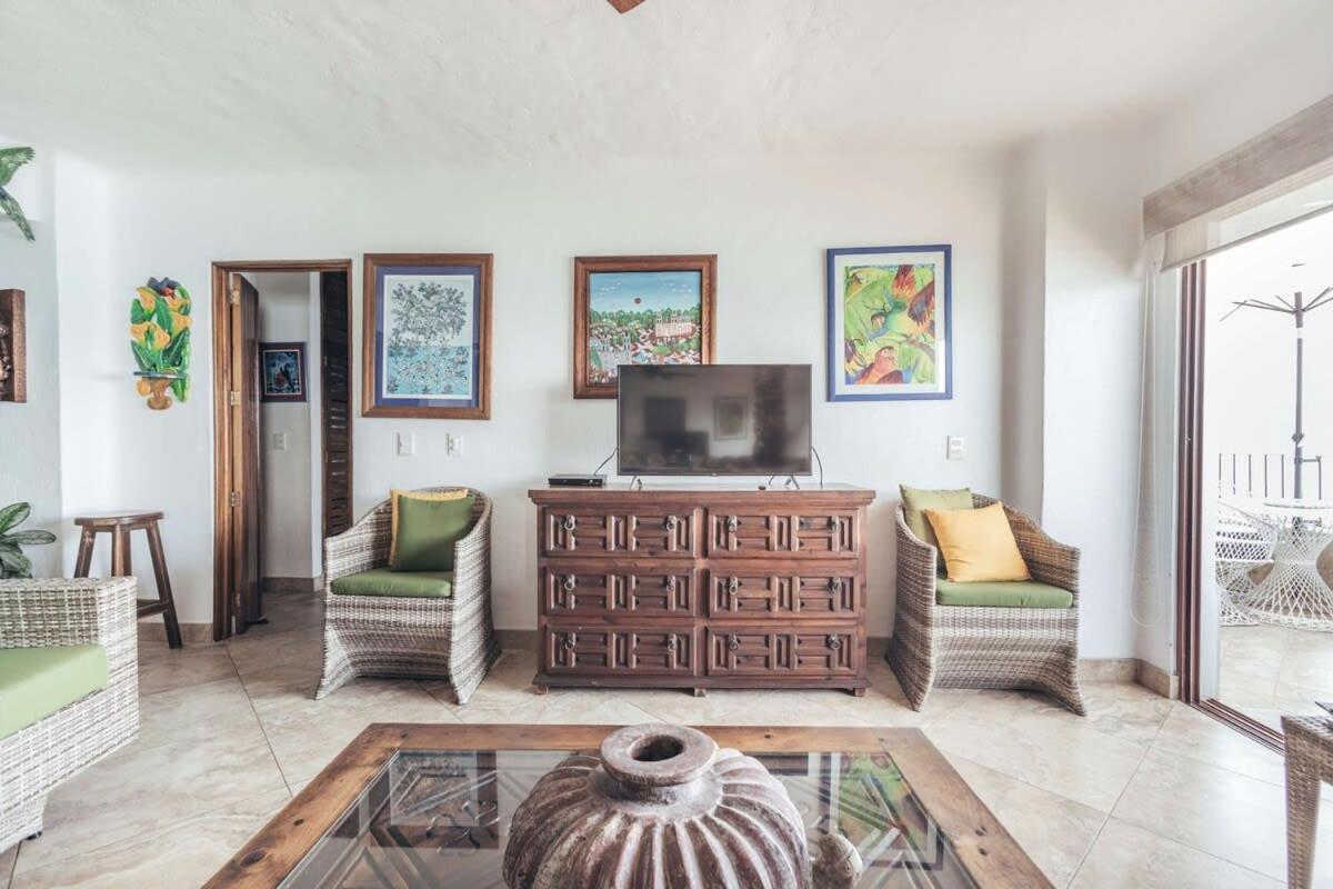 Apartment Ocean View 2br Condo-balcony-beach-pool *