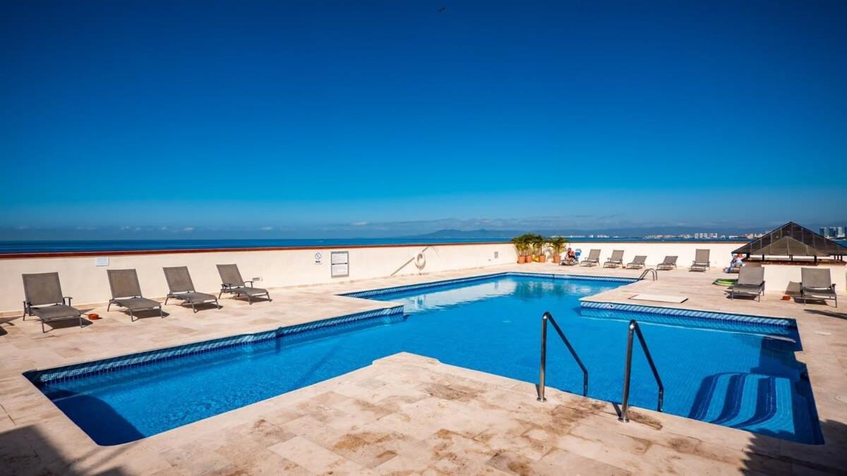 Ocean View 2br Condo-balcony-beach-pool *