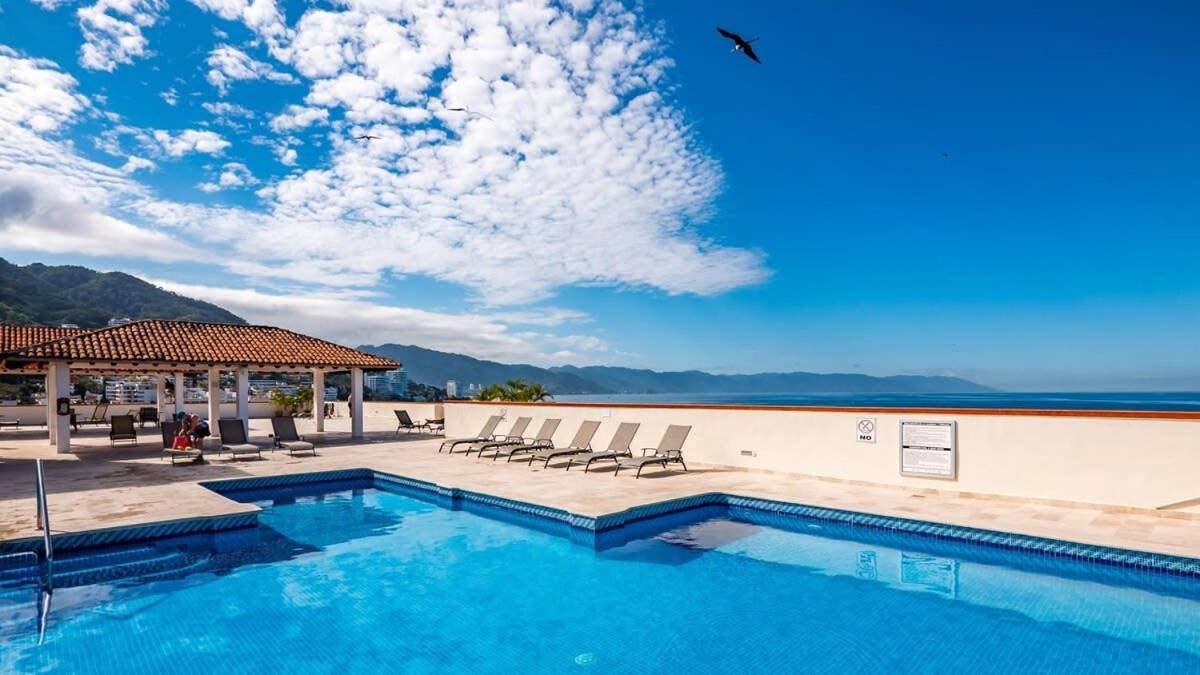 Ocean View 2br Condo-balcony-beach-pool