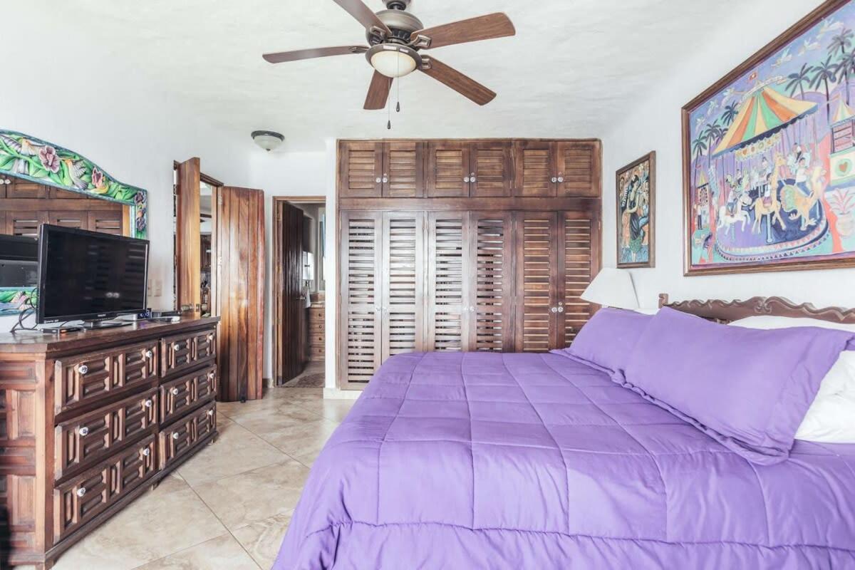 Apartment Ocean View 2br Condo-balcony-beach-pool