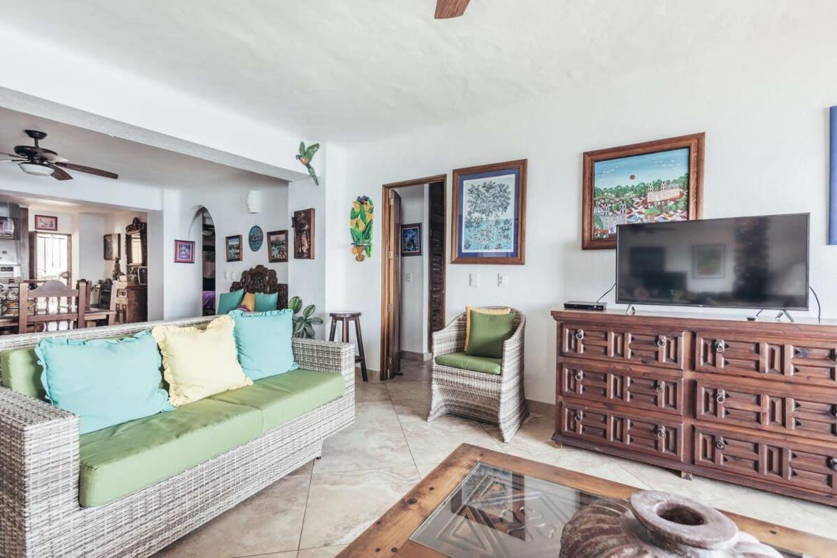 Apartment Ocean View 2br Condo-balcony-beach-pool *
