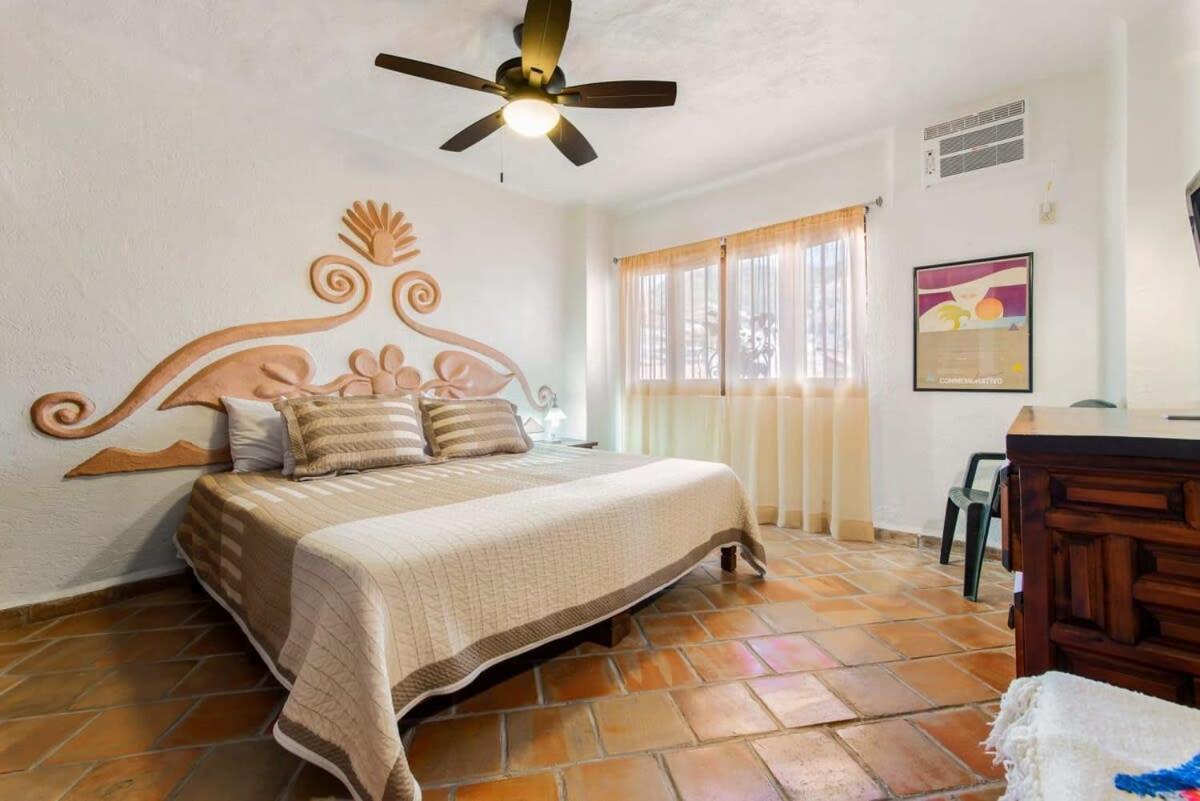Ocean View 2br Condo-balcony-beach-pool *
