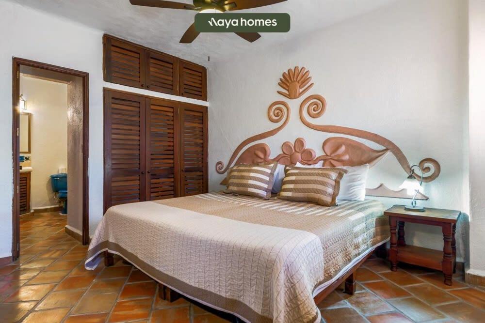 Ocean View 2br Condo-balcony-beach-pool