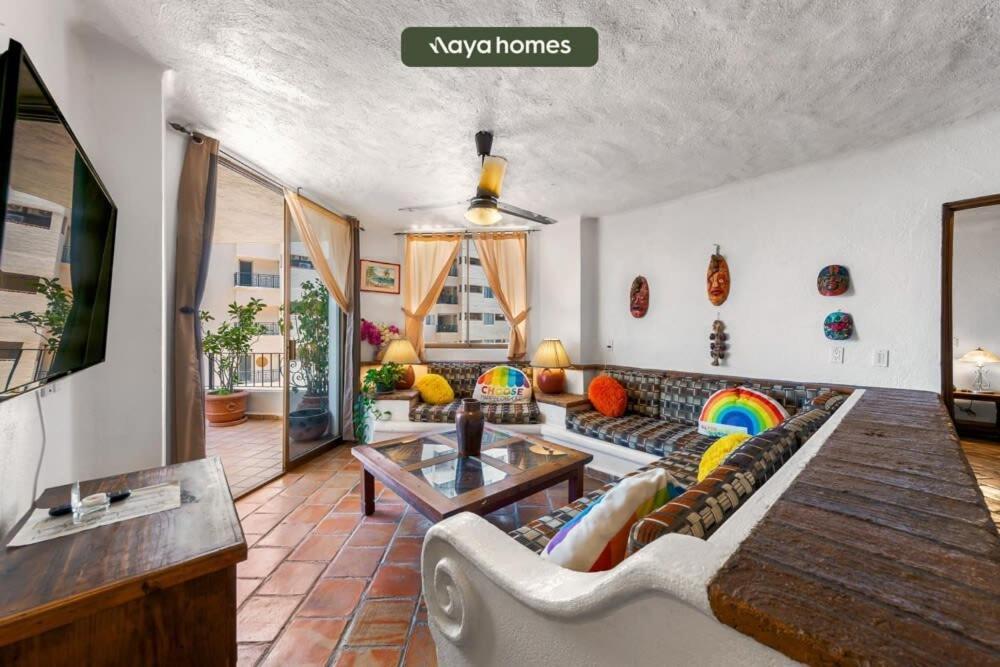 Apartment Ocean View 2br Condo-balcony-beach-pool