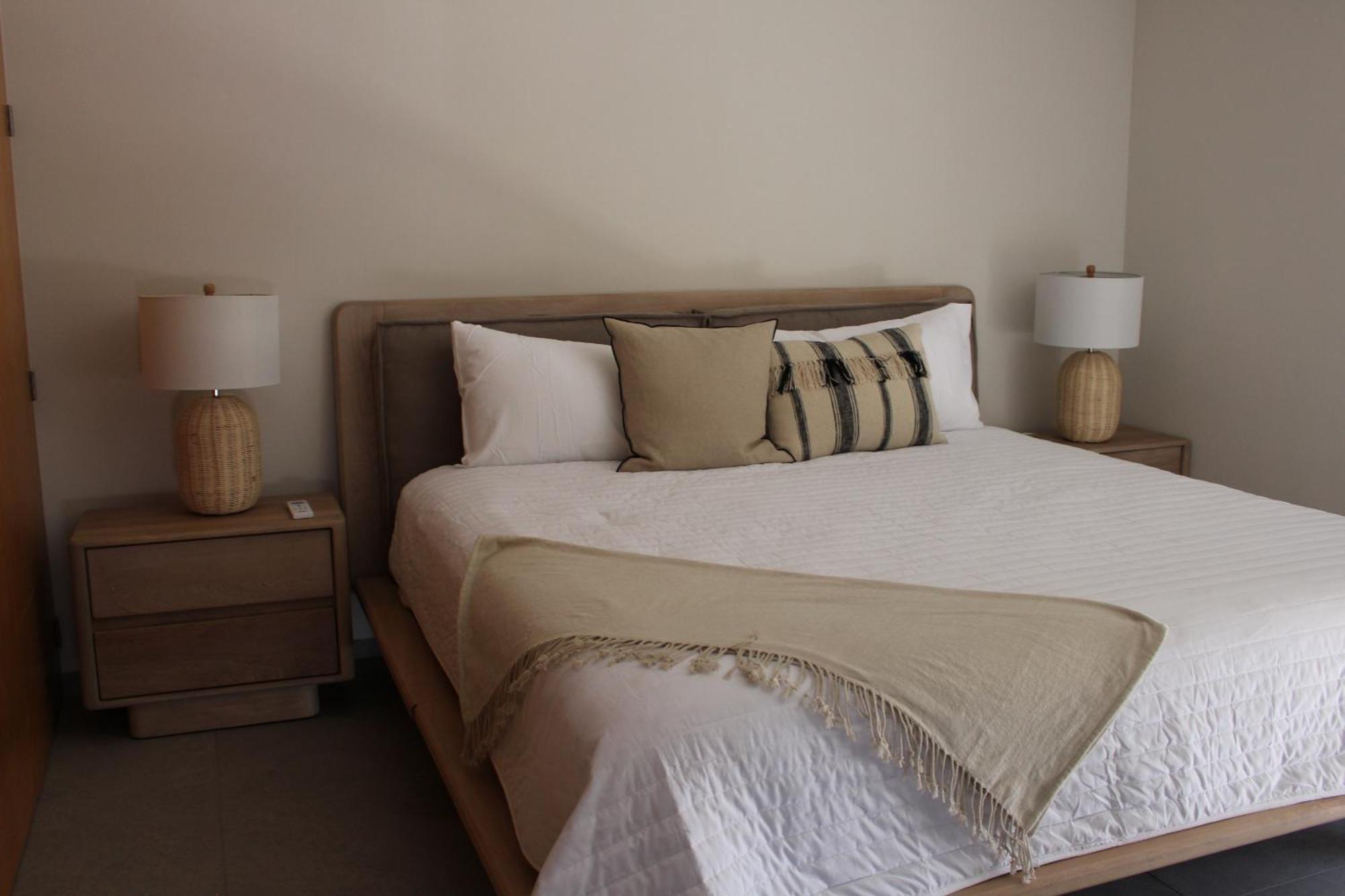 105 Downtown, Rooftop - Ocean View *
