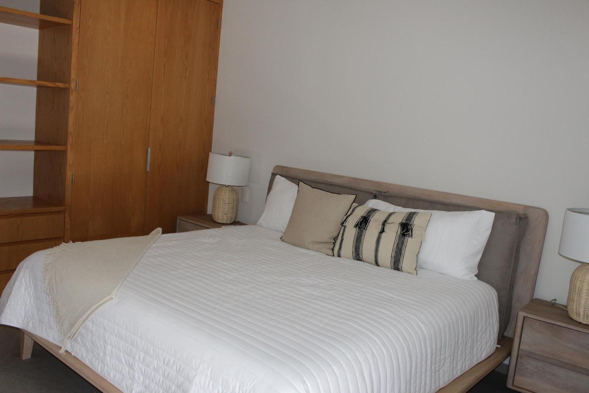 Apartment 105 Downtown, Rooftop - Ocean View *