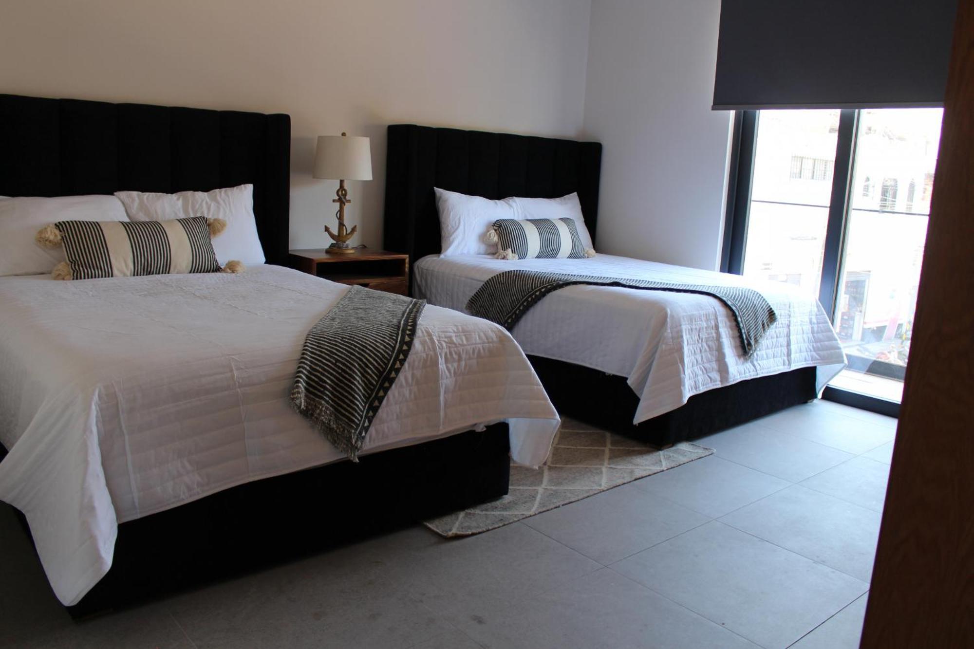 Apartment 105 Downtown, Rooftop - Ocean View