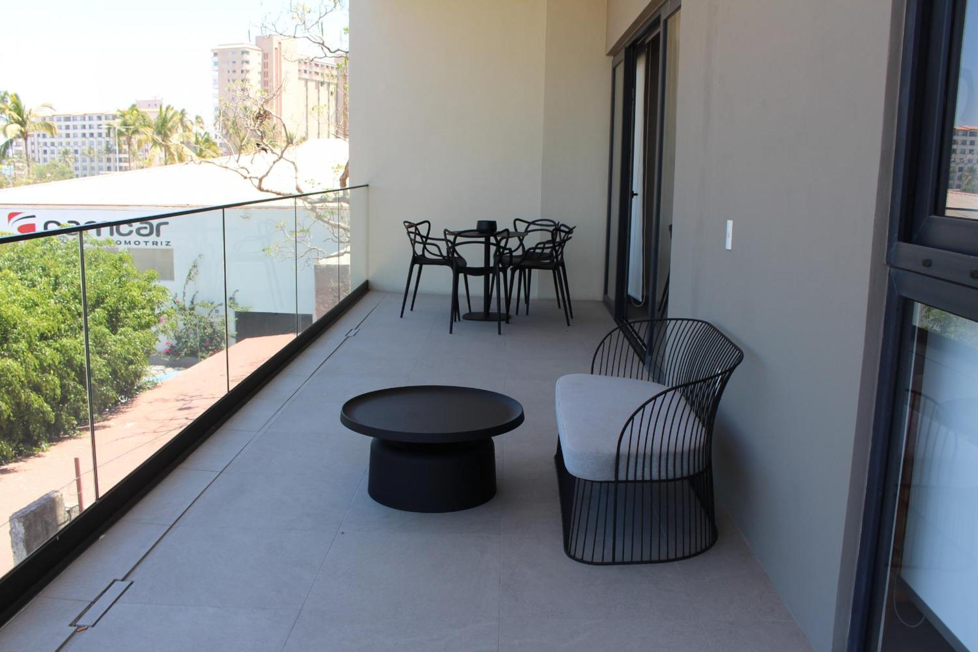 105 Downtown, Rooftop - Ocean View Apartment *