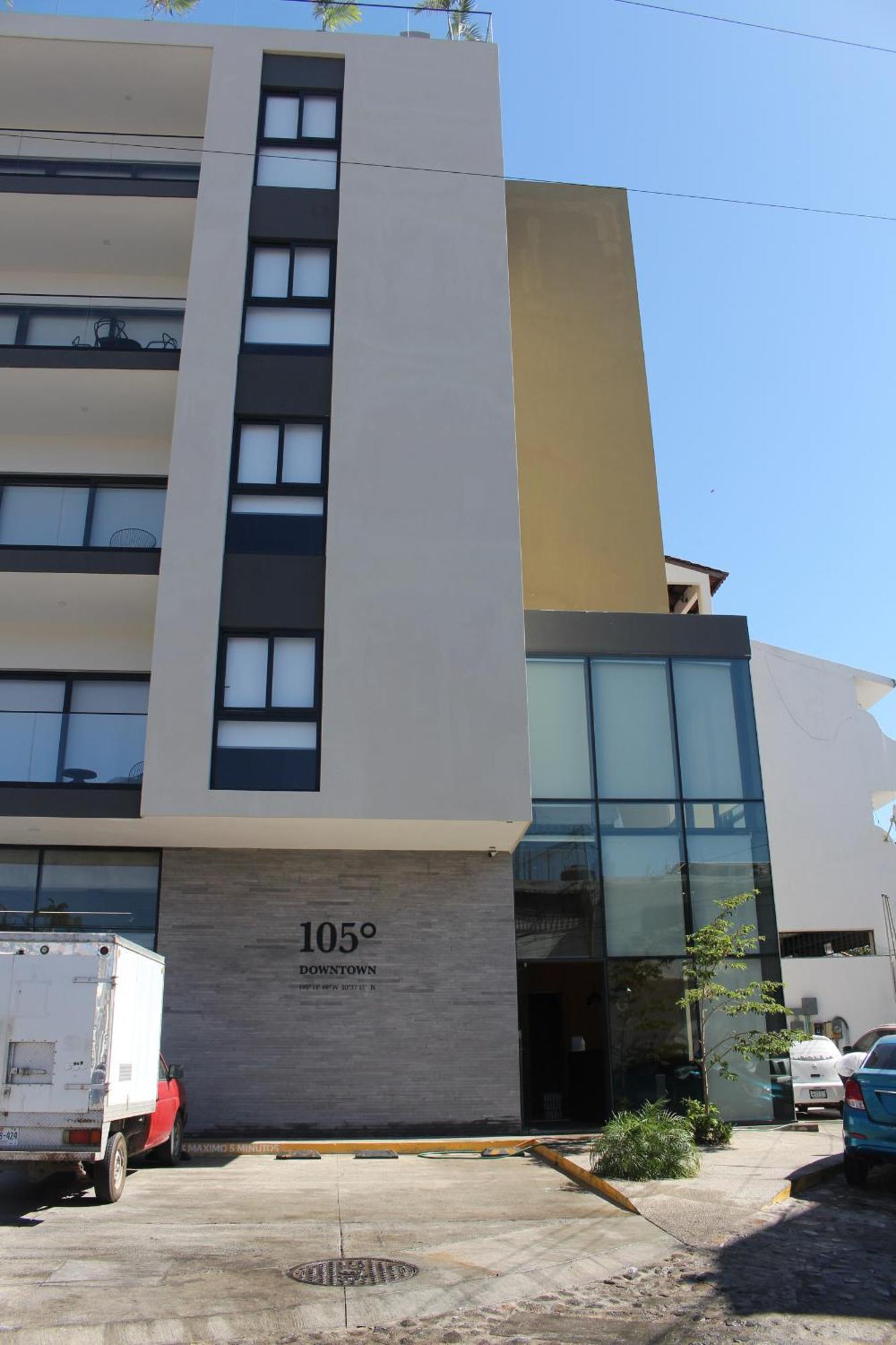 Apartment 105 Downtown, Rooftop - Ocean View *