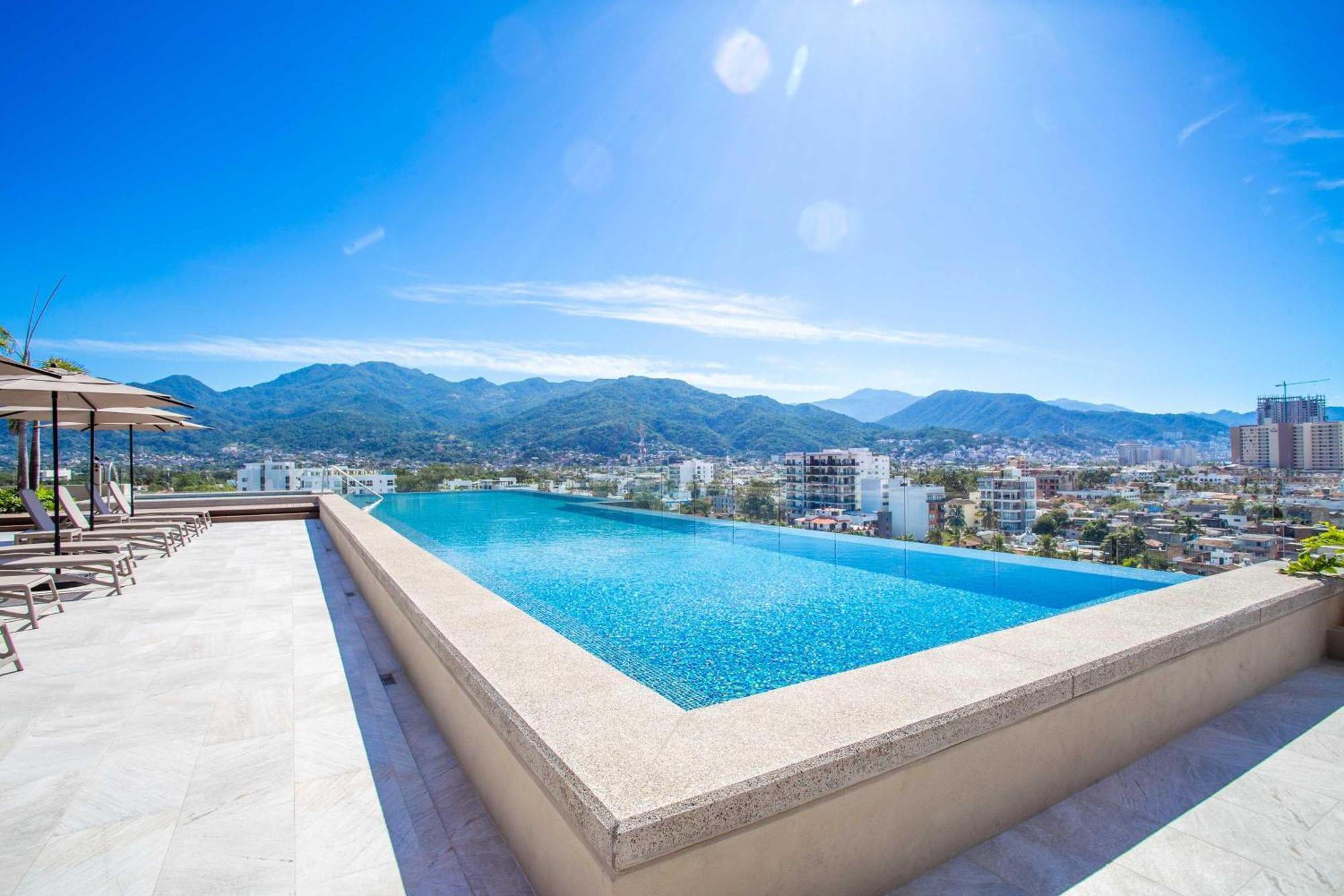 Sleek Versalles 2br Roma Encore *