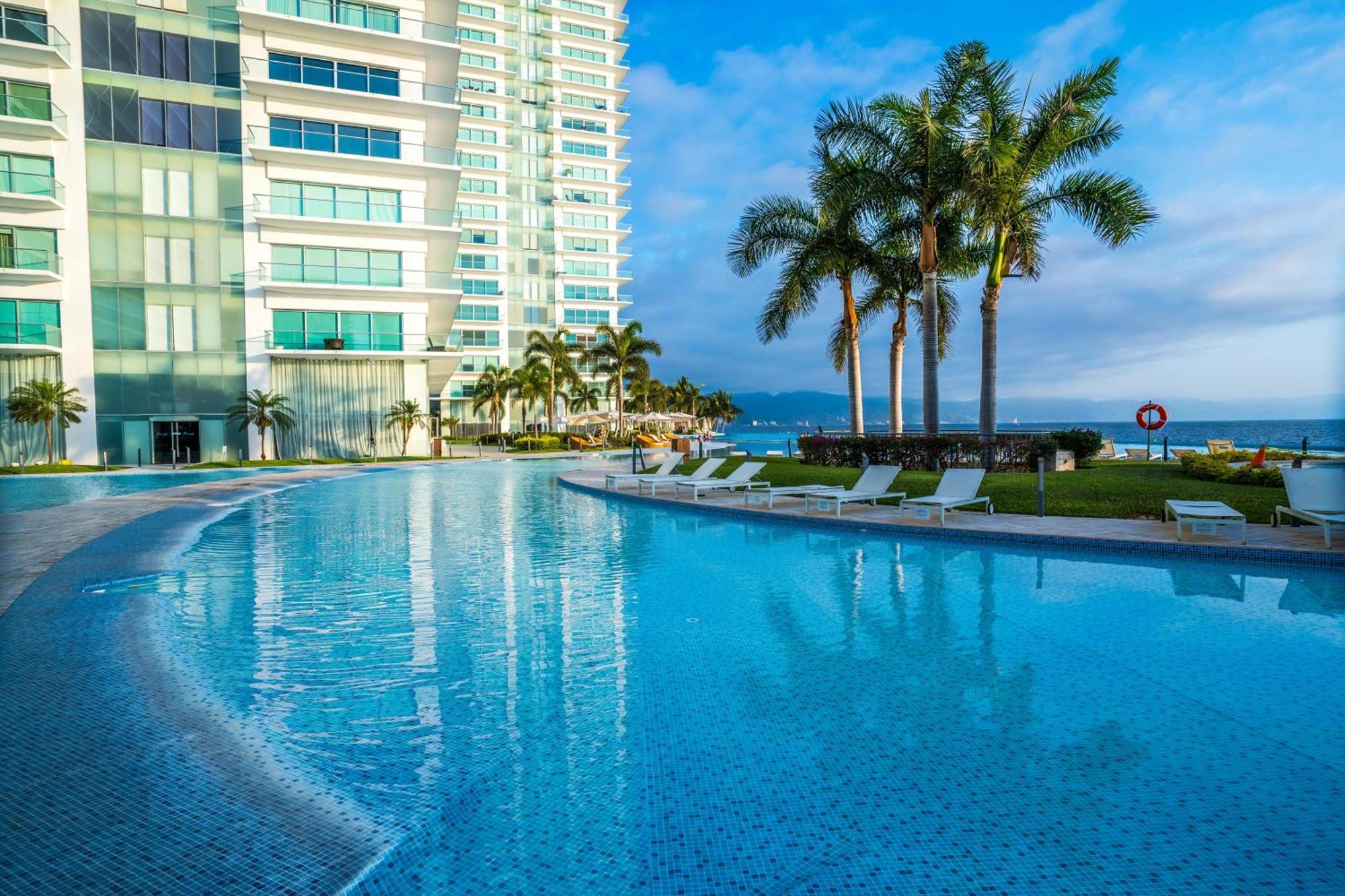 Peninsula Vallarta * Puerto Vallarta
