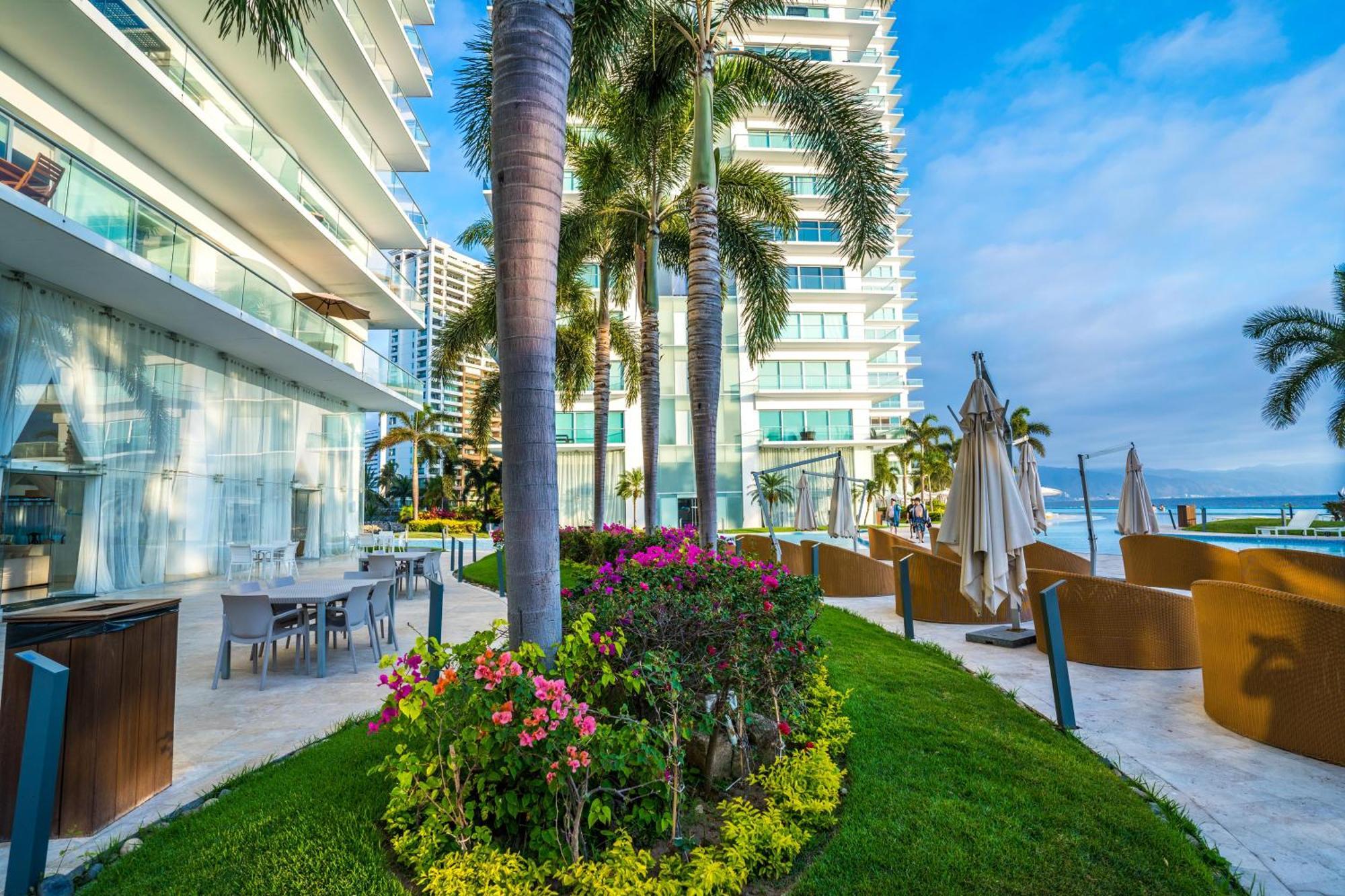 Peninsula Vallarta * Puerto Vallarta