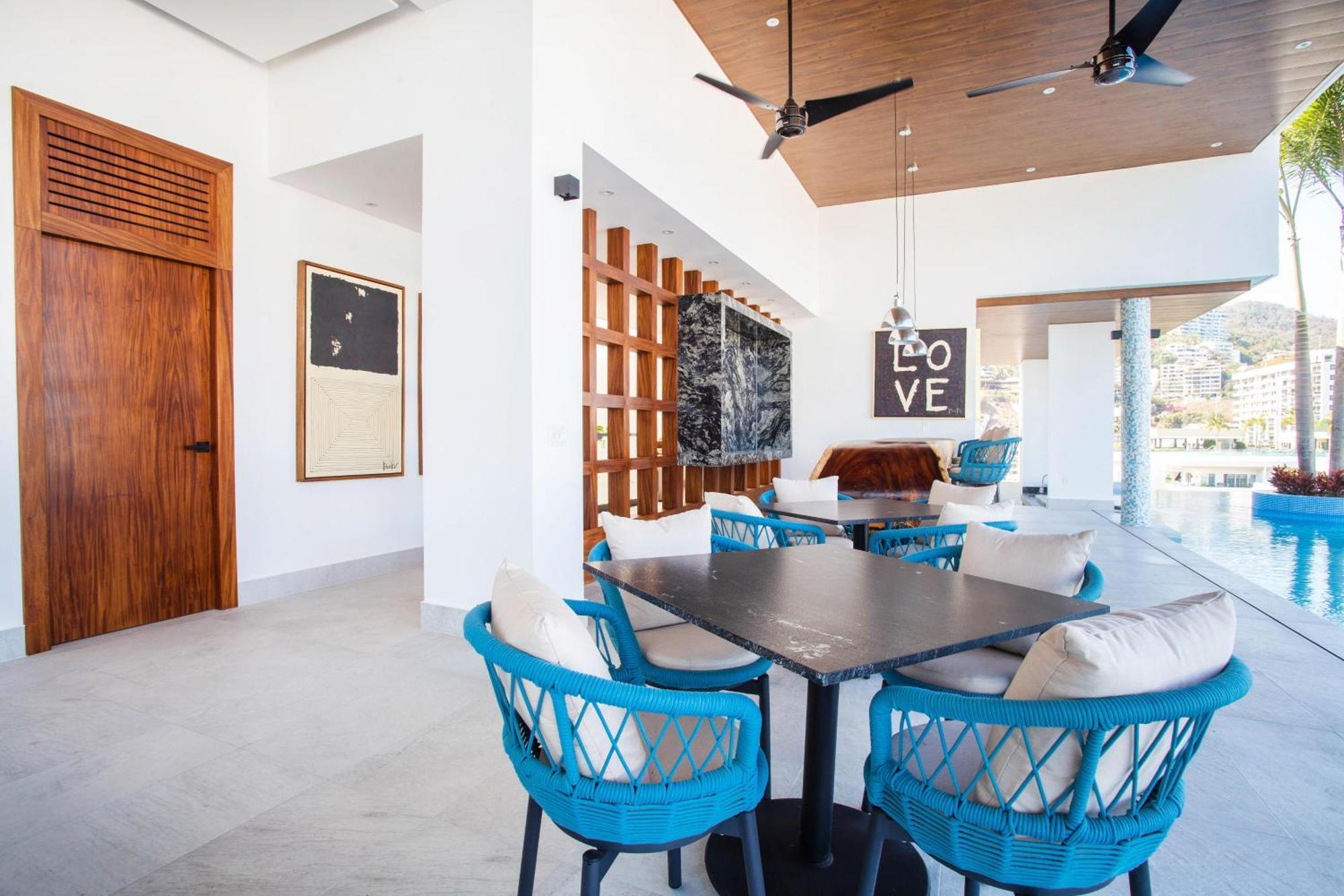 New Large Balcony, Hot Tub, Gym Puerto Vallarta
