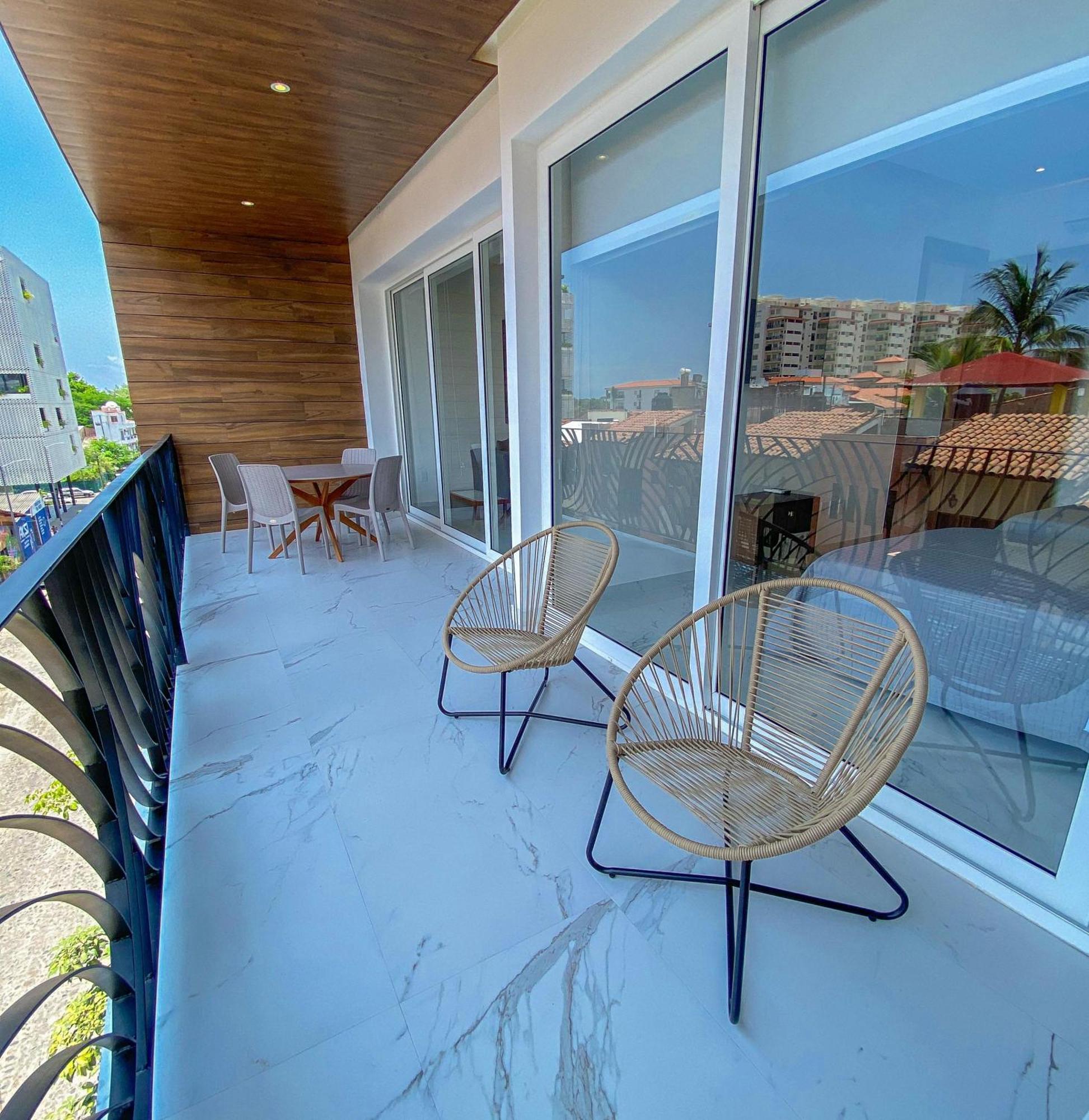 New Large Balcony, Hot Tub, Gym * Puerto Vallarta