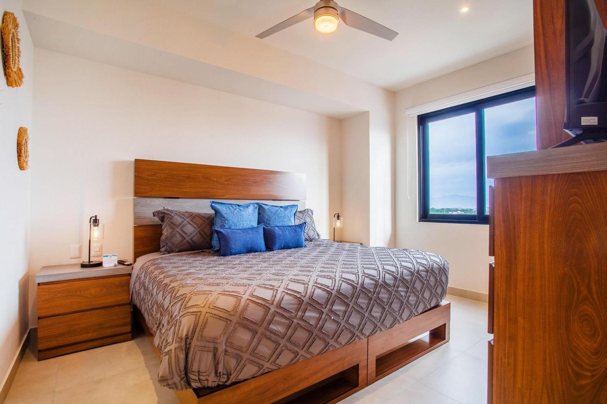 Floor Skyline 2br In Versalles *
