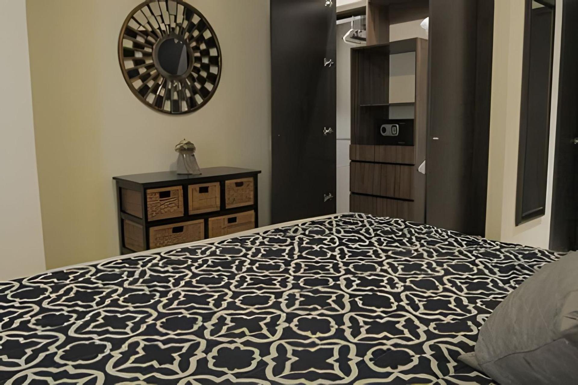 2condo With Balcony Sharing - Outstanding! Apartamento