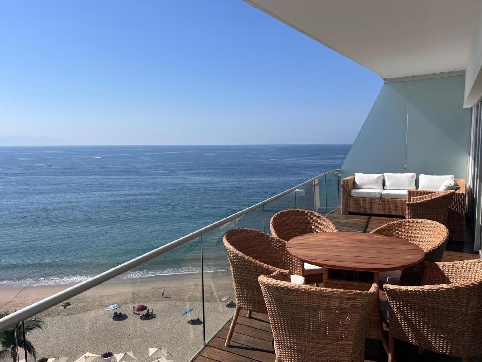 Icon Vallarta, *