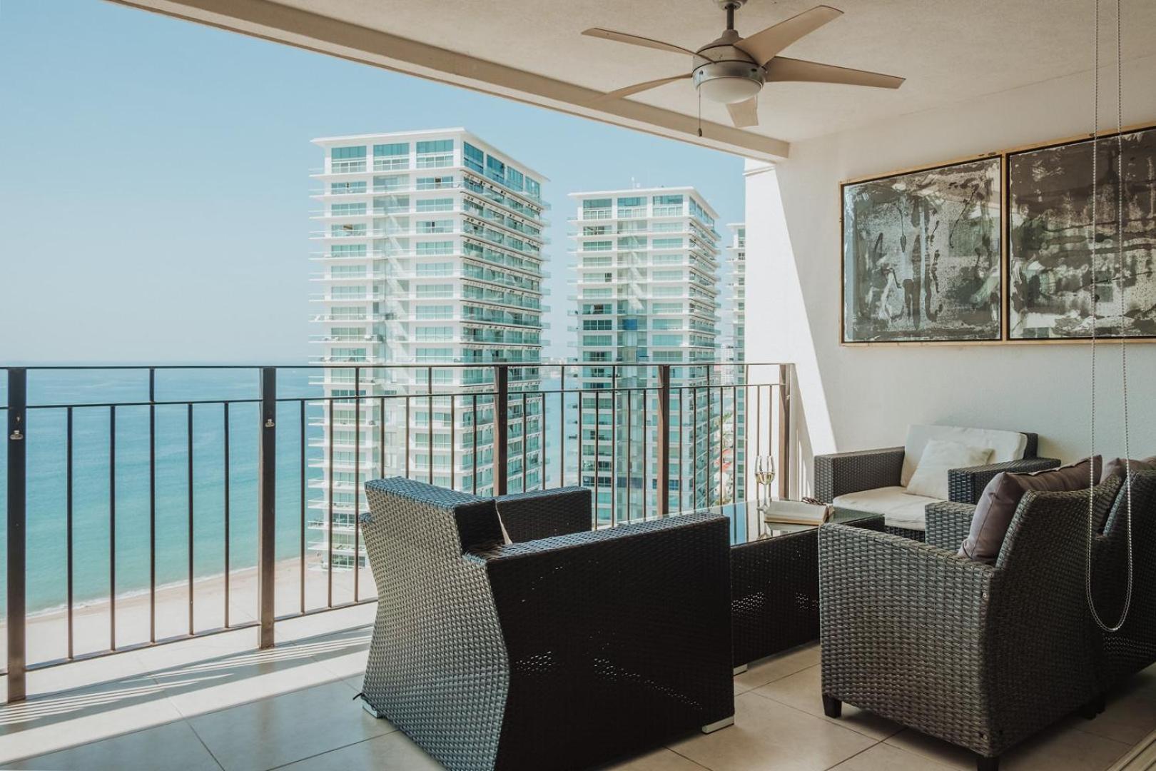 Grand Venetian Beachfront * Puerto Vallarta
