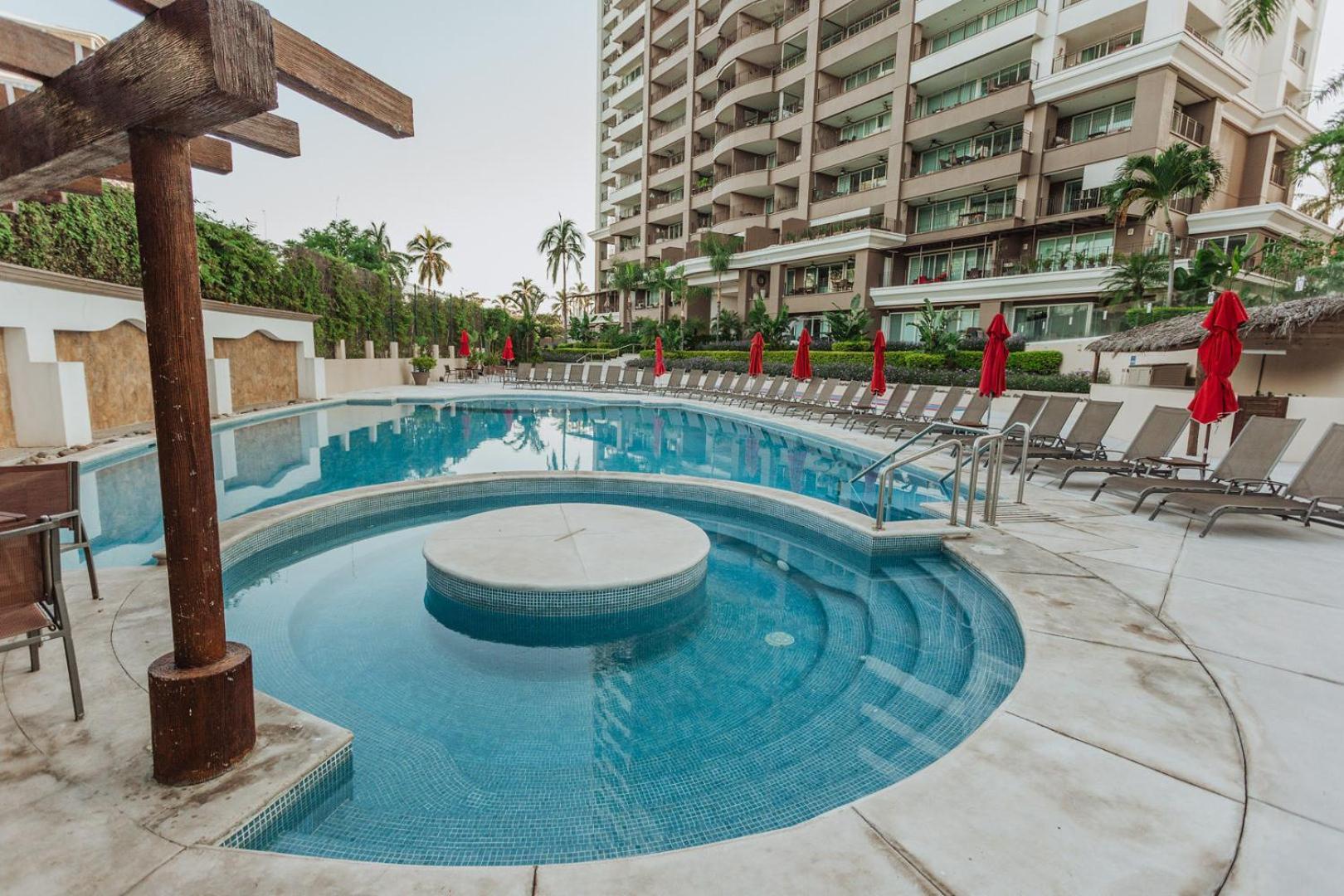 Apartment Grand Venetian Beachfront