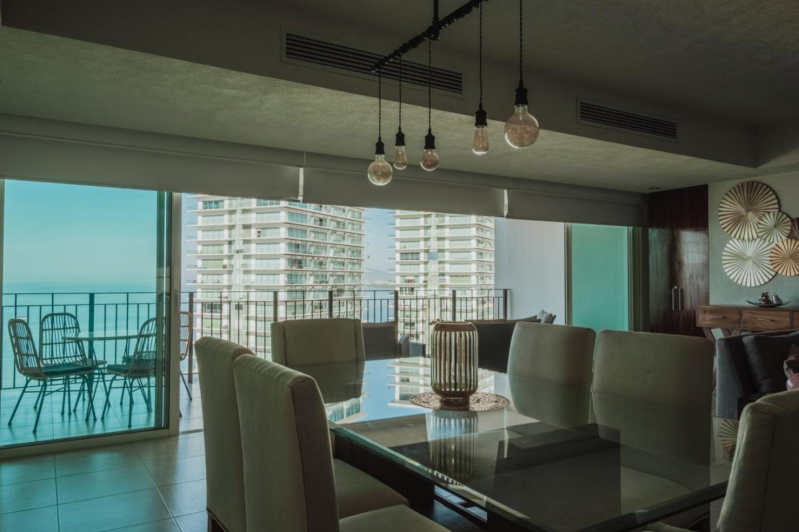 Grand Venetian Beachfront Apartment Puerto Vallarta