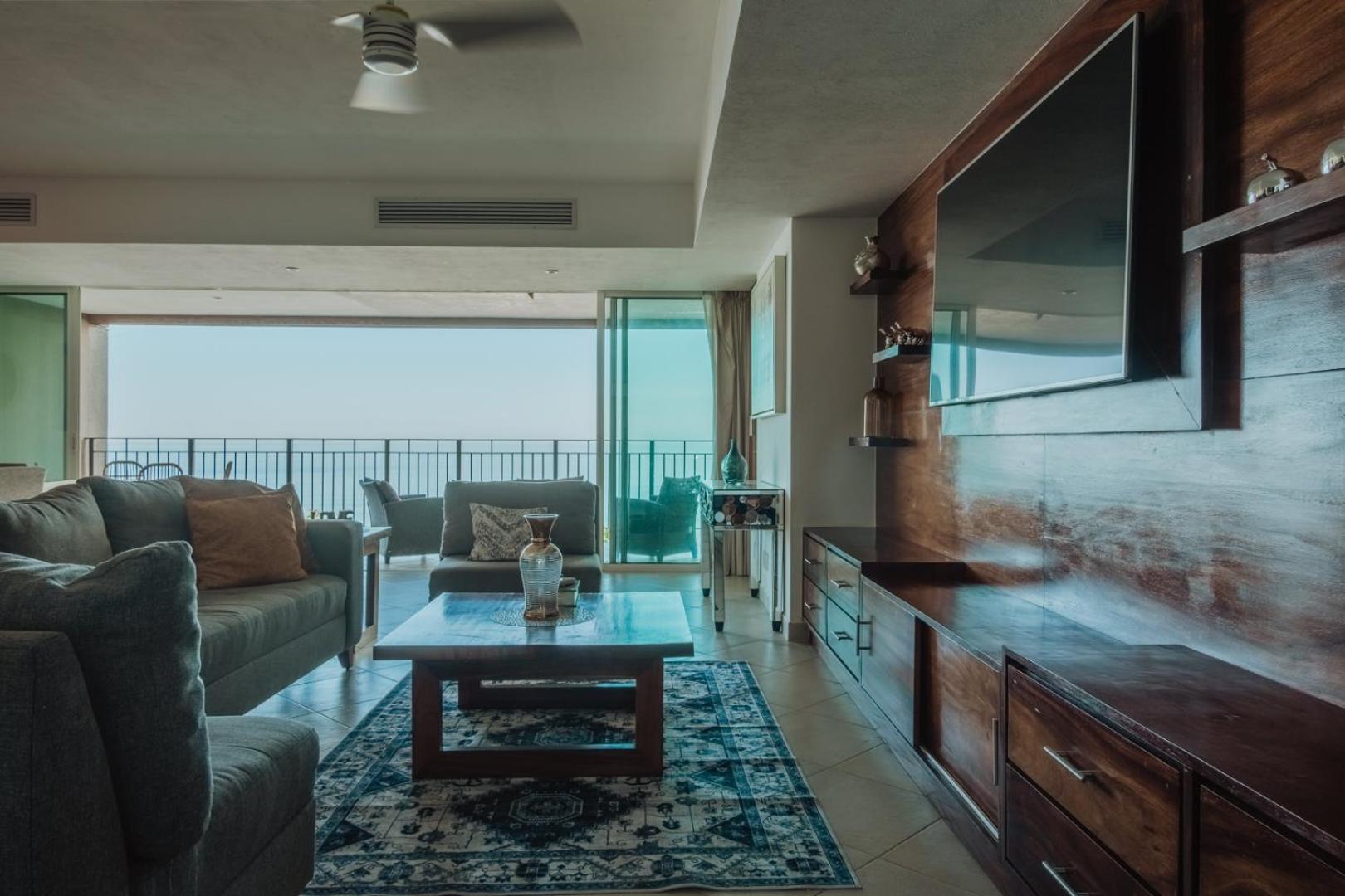 Grand Venetian Beachfront Apartment Puerto Vallarta