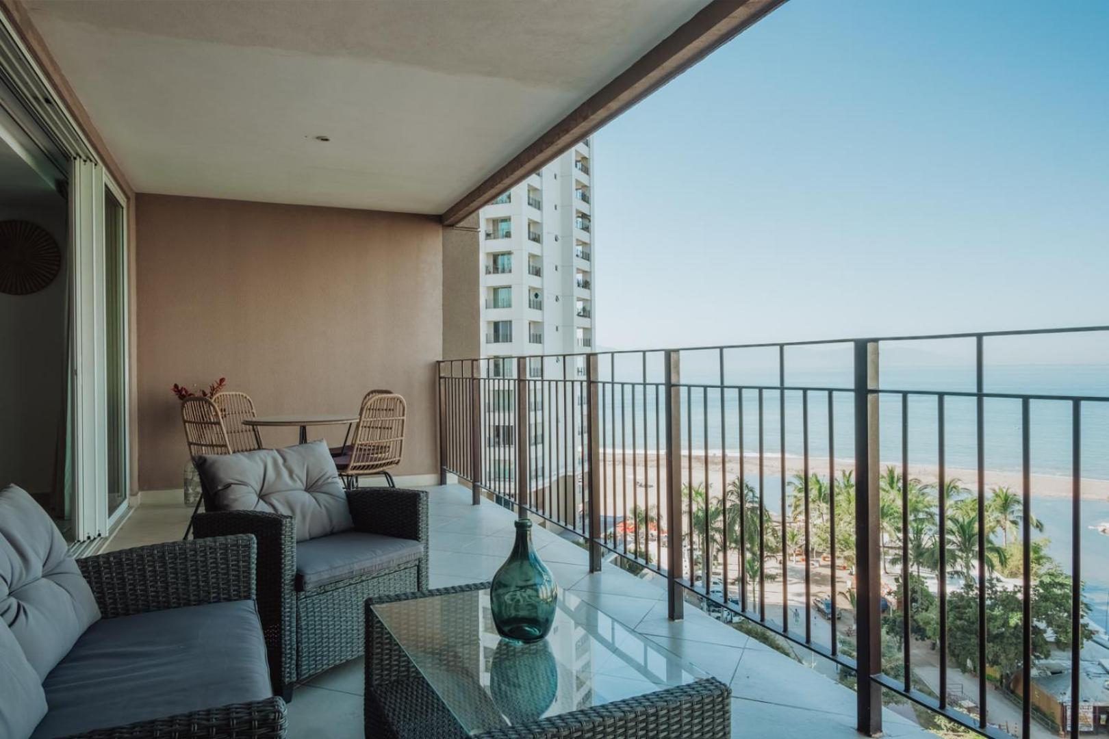 Apartment Grand Venetian Beachfront Puerto Vallarta