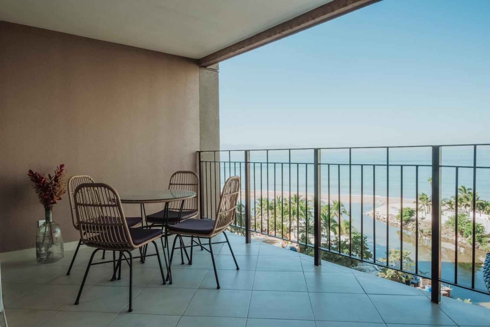 Grand Venetian Beachfront * Puerto Vallarta