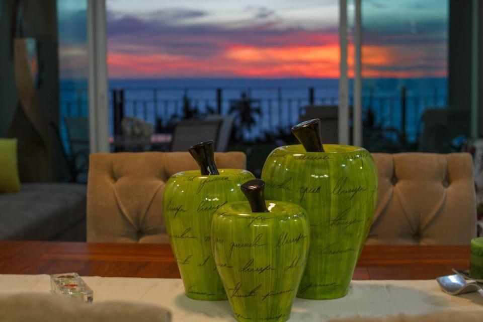 Beachfront With Access To Pools, Gym, Tennis Court Сasa de vacaciones *