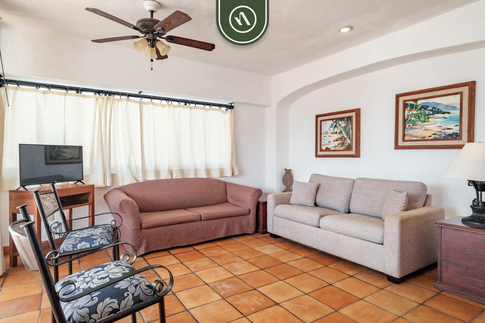 Amazing 2 Bedroom Overlooking The Pool - Romantic Zone *