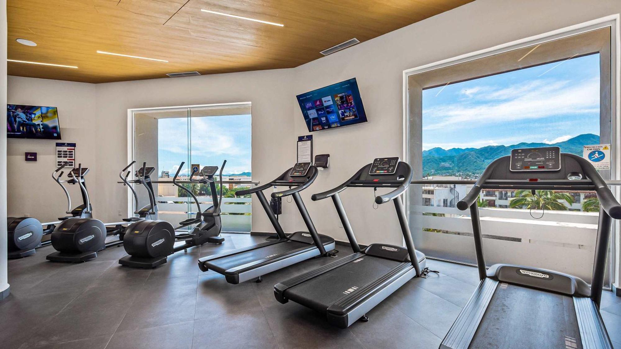 Oceanfront 1br With Balcony - Sea View & Pools Apartment Puerto Vallarta