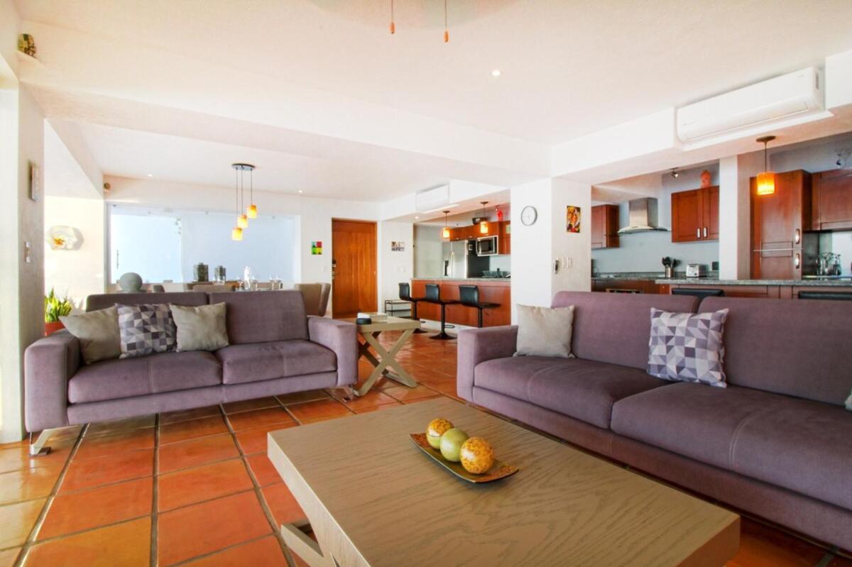 Modern Beachfront - Casa Caballito Del Mar *