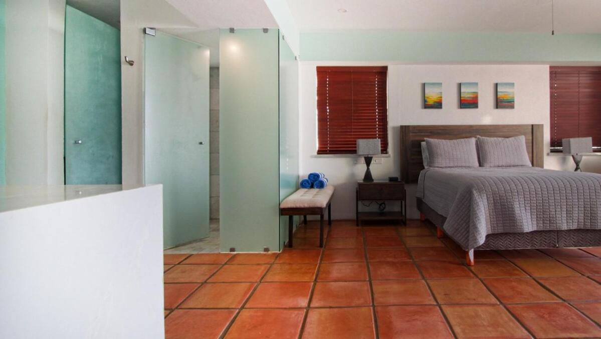 Modern Beachfront - Casa Caballito Del Mar