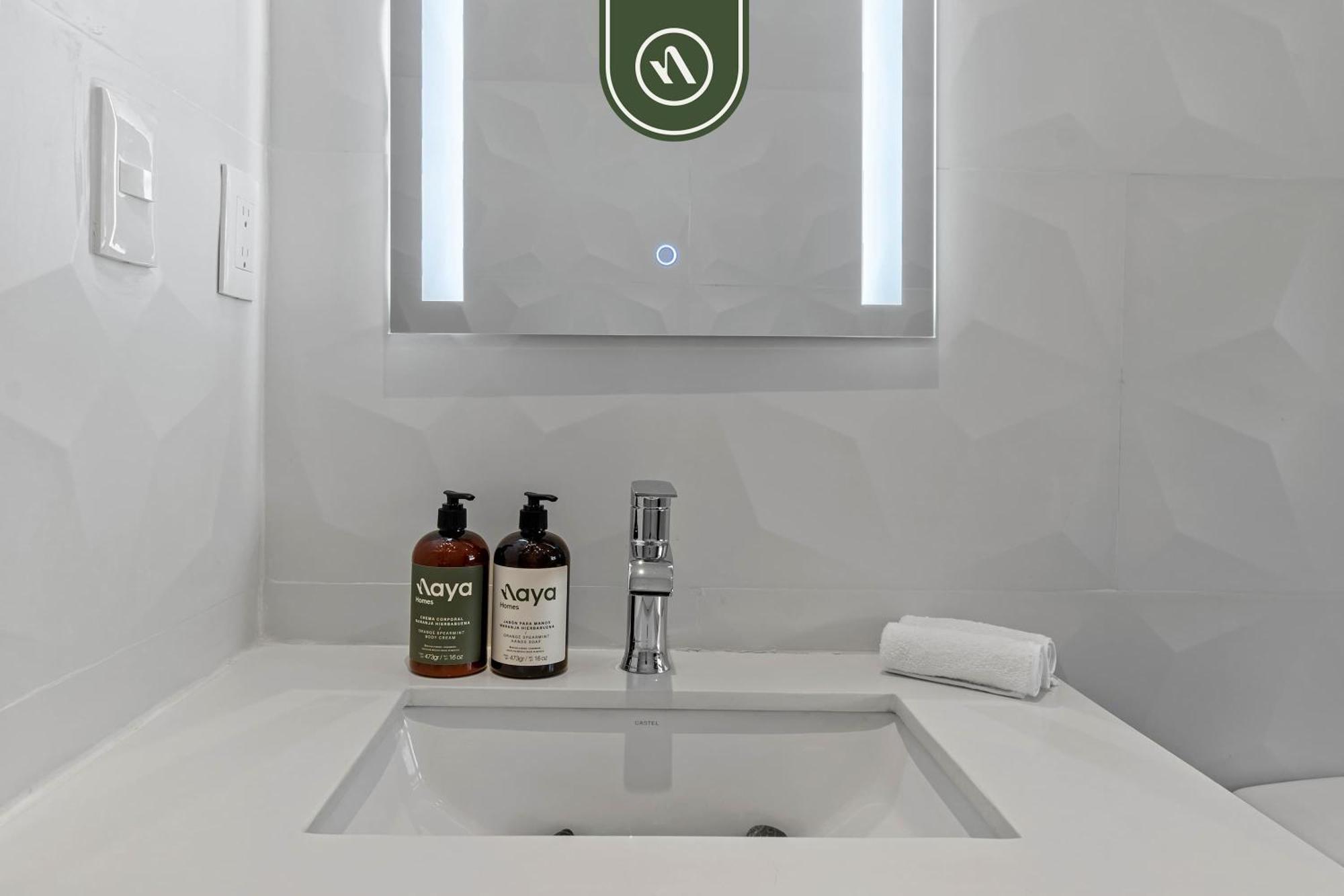 Restored Historic 2 Bedroom In Downtown - Pool