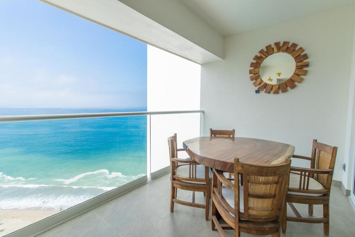 Charming Oceanfront Apartamento Puerto Vallarta