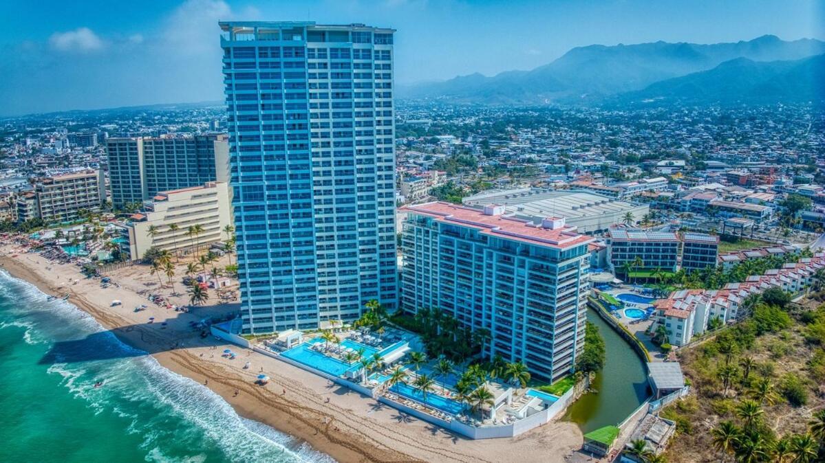 Charming Oceanfront Apartamento Puerto Vallarta