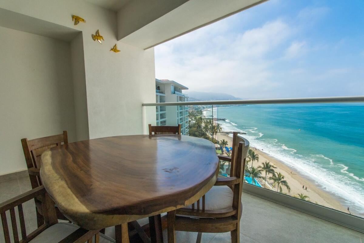 Charming Oceanfront Apartamento *