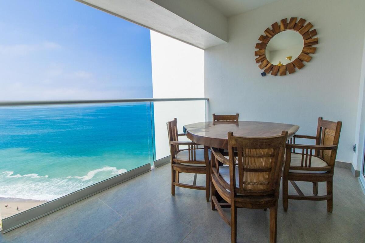 Charming Oceanfront Apartamento Puerto Vallarta