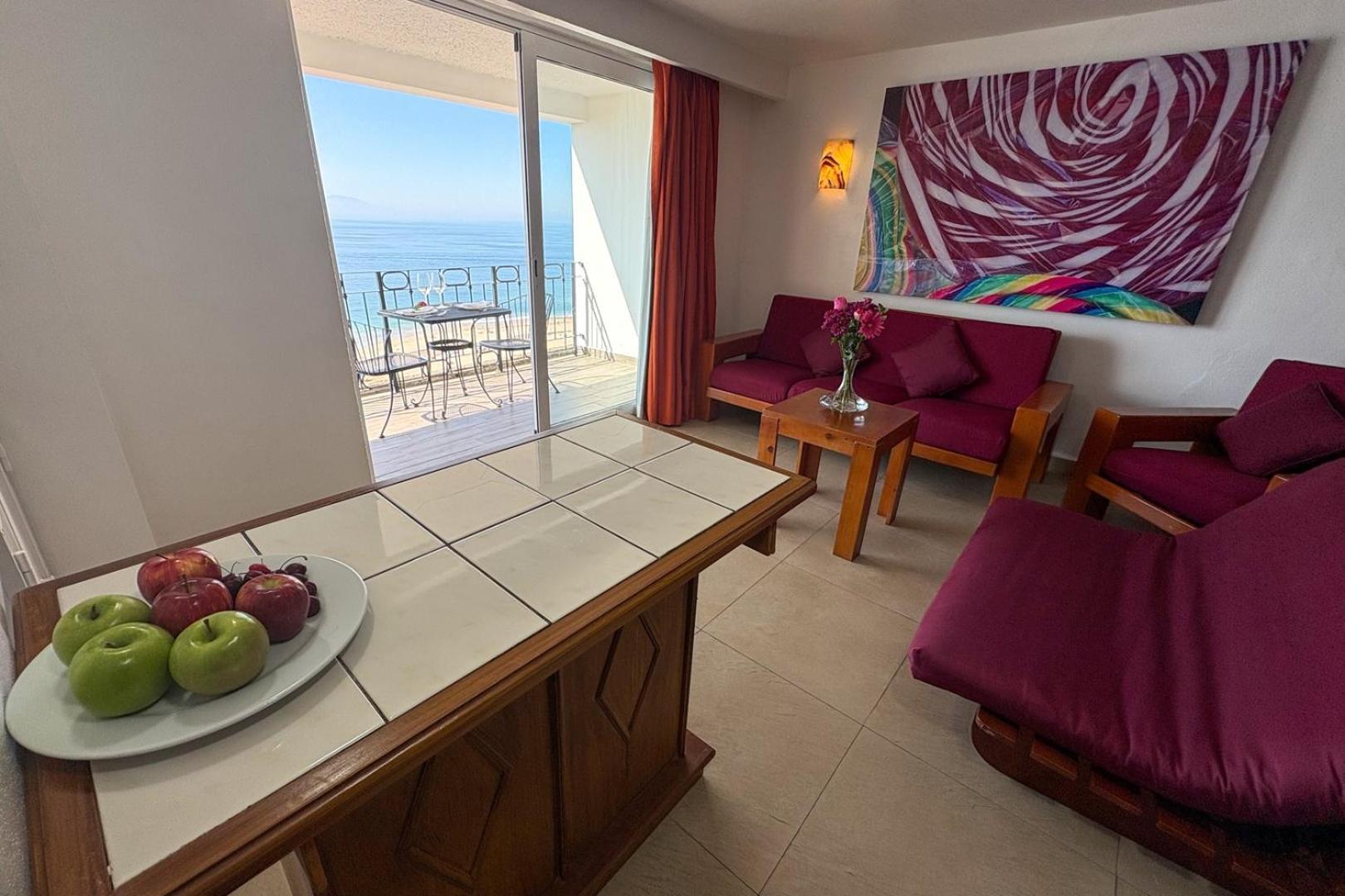 Amazing Ocean View! Access To The Pool & The
