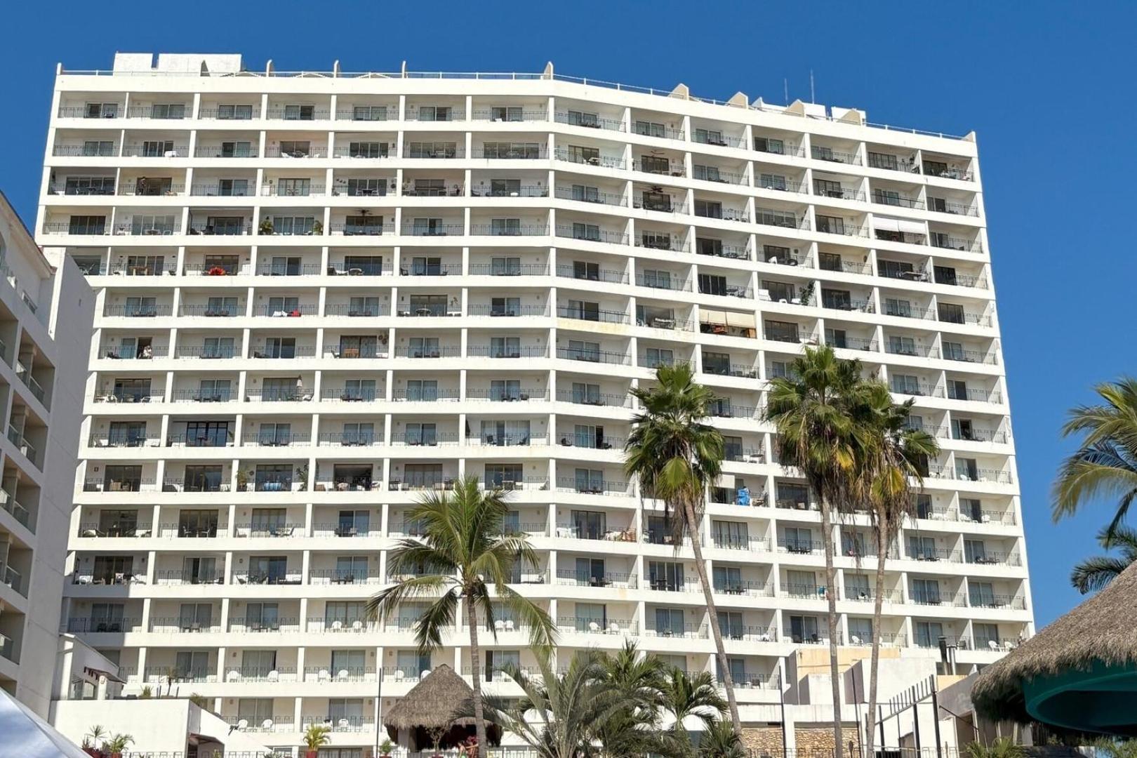 Ocean View, Access & Amenities! *