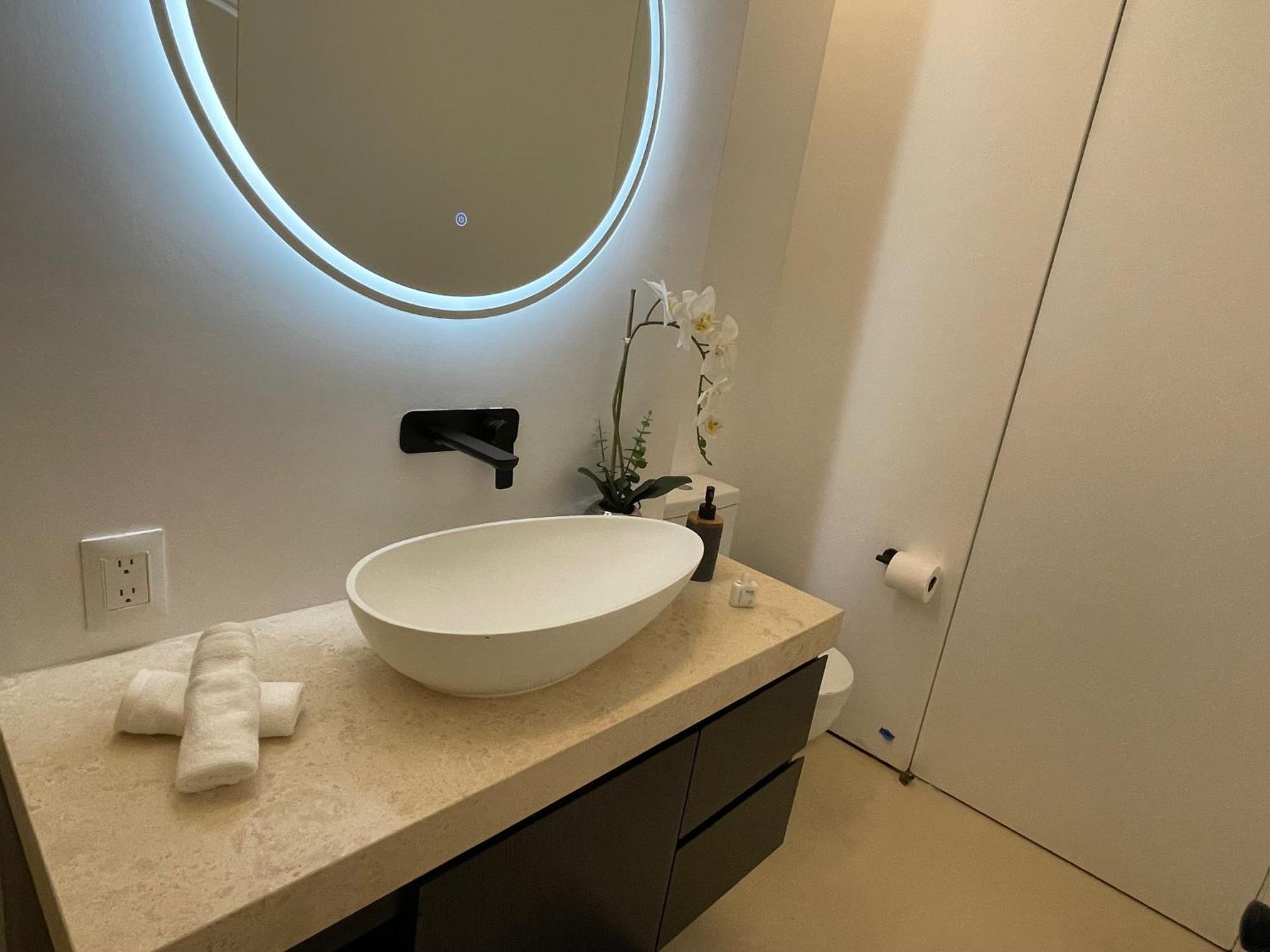 New! Luxury 2bd 2ba Romantic Zone Largest Pool In Pv Sea View Balcony Apartamento Puerto Vallarta