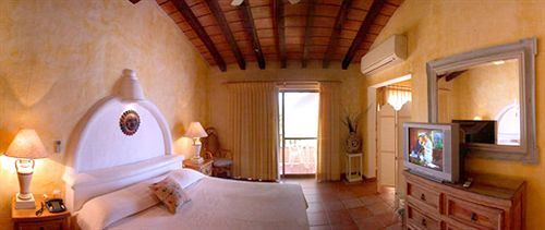 Los Tules By Destino Resort